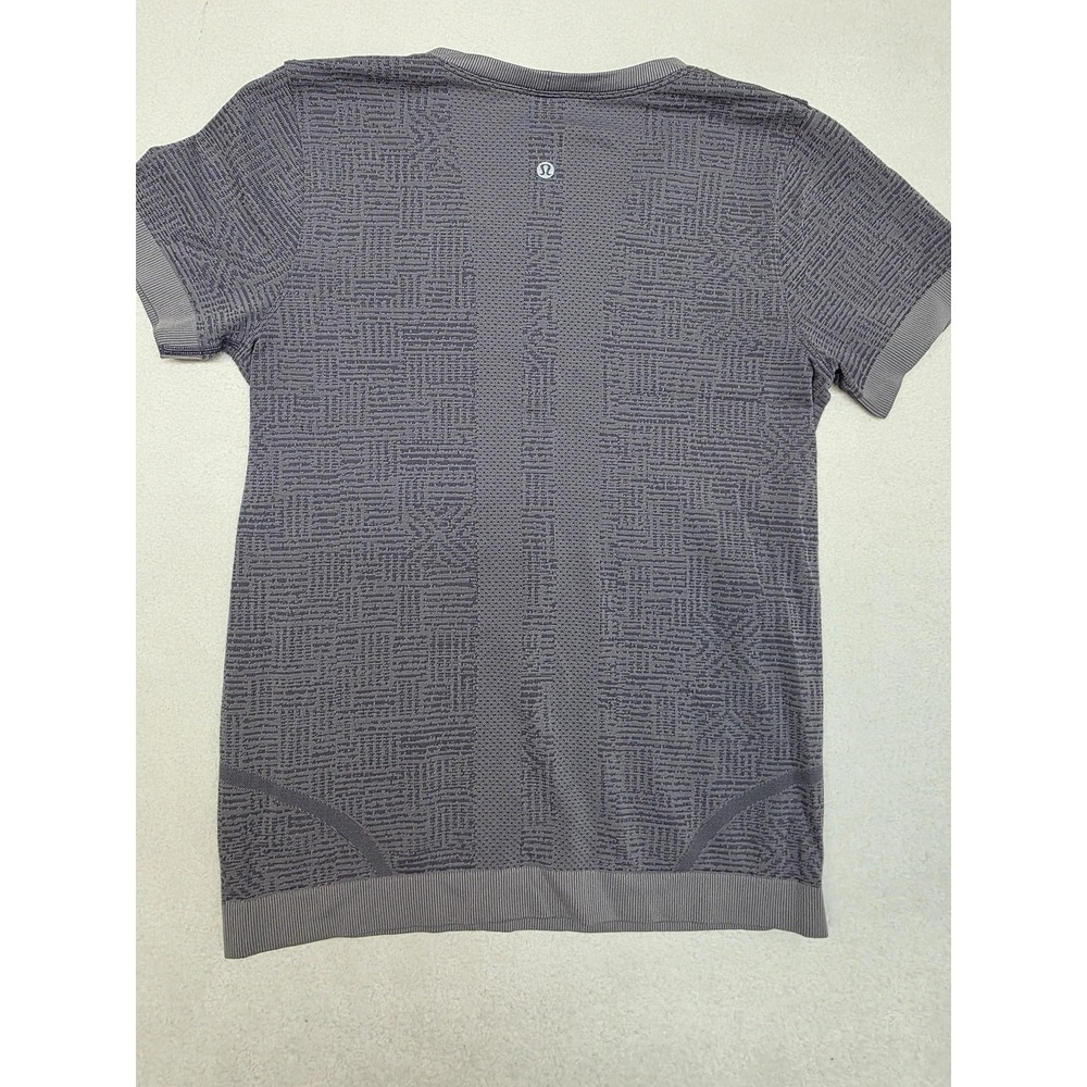 Lululemon Shirt Mens Medium Gray Seamless Geometric Knit Short Sleeve Athletic - Picture 5 of 8